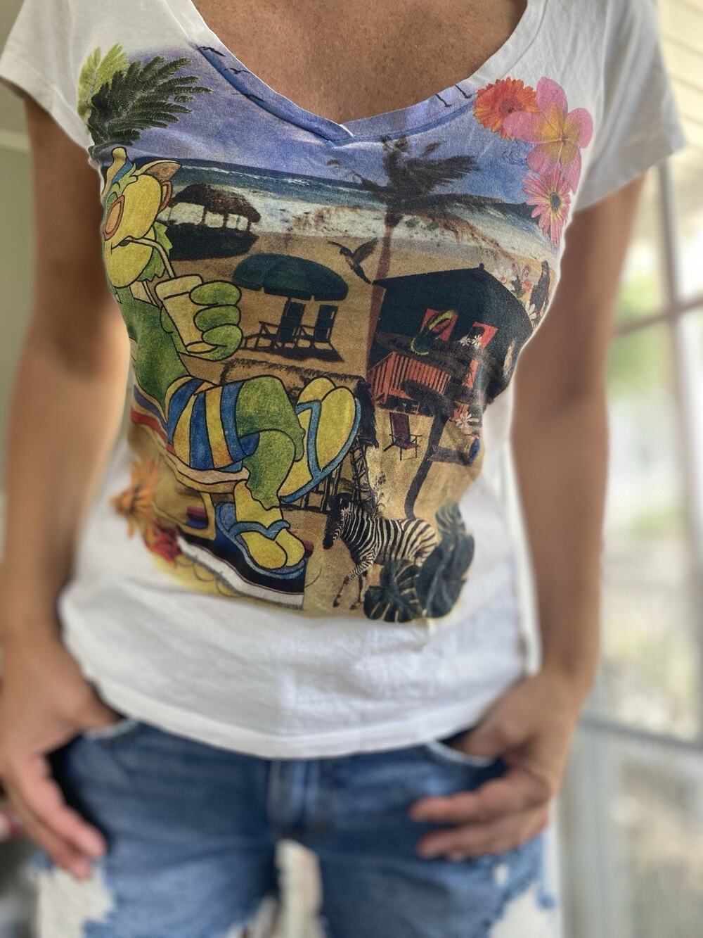 FARM RIO DISNEY Amazonia Brazil Tropical Print Graphic Tee Shirt S/ M P